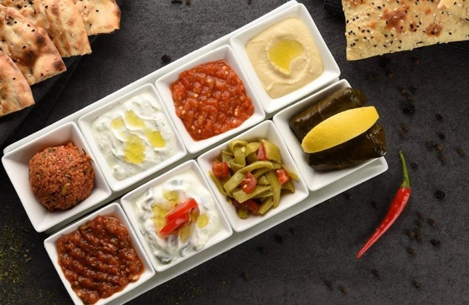 /article/20/images/best-turkish-restaurant-dubai-turkish-village-gormet_28012022051721.jpg?w=913&auto=format%2Ccompress