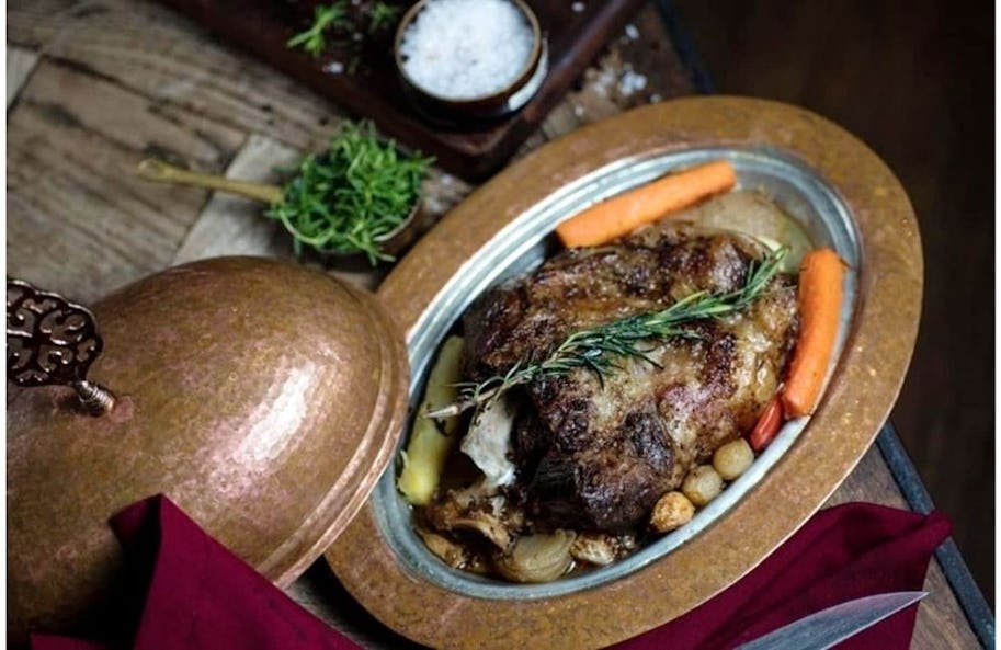 /article/20/images/best-turkish-restaurants-dubai-bosporus_28012022051723.jpg?w=913&auto=format%2Ccompress