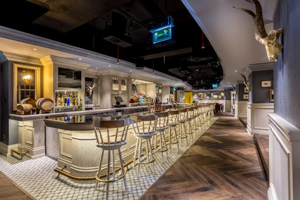 Weslodge Saloon Dubai