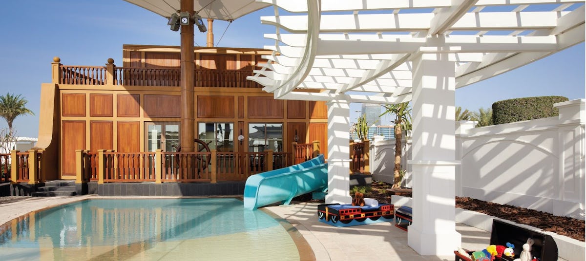 Cabana Beach Bar & Grill