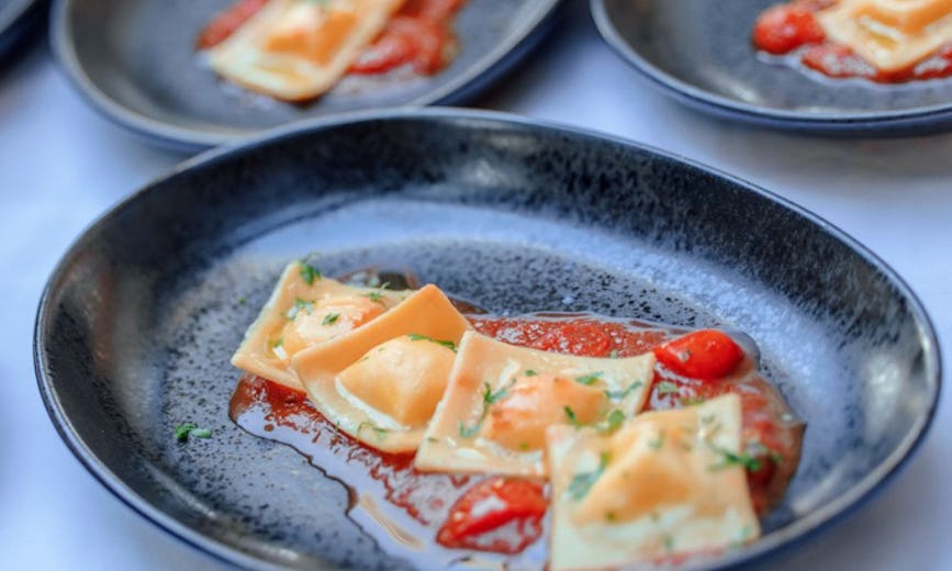 Bella Restaurant and Lounge 