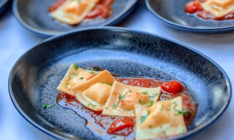 Bella Restaurant and Lounge 