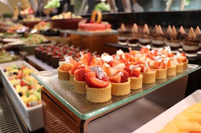 Saffron / Pearl Rotana Capital Centre / Abu Dhabi