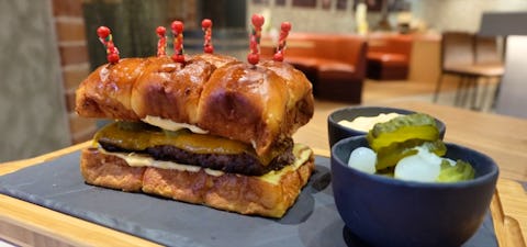 The Warehouse Wine & Tapas Bar  / Pearl Rotana Capital Centre / Abu Dhabi