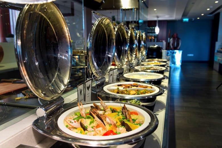 C Taste Restaurant - Centro Al Manhal Rotana