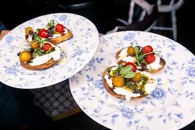 Weslodge Saloon Business Bay Dubai