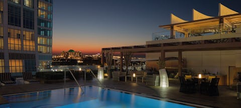 Azura Panoramic Lounge - The St. Regis Abu Dhabi