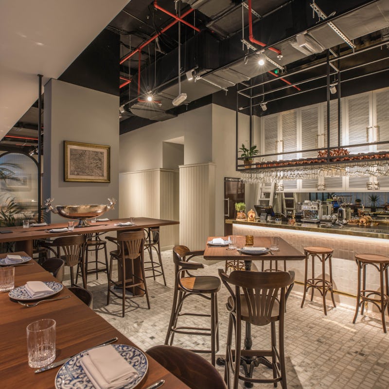 Weslodge Saloon City Walk