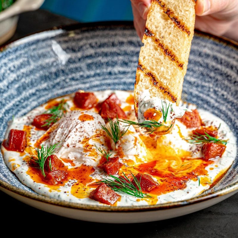 Giraffe Dubai Airport