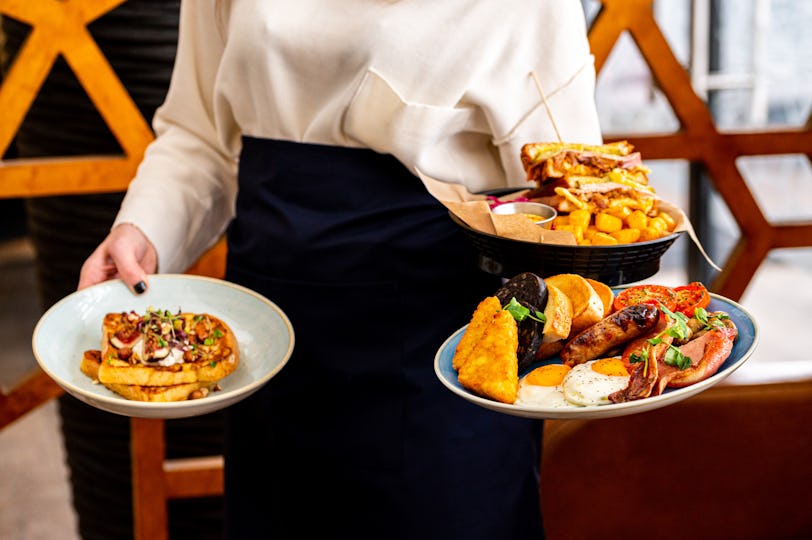 Giraffe Dubai Airport