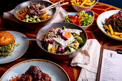 Giraffe Dubai Airport