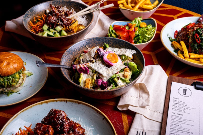 Giraffe Dubai Airport